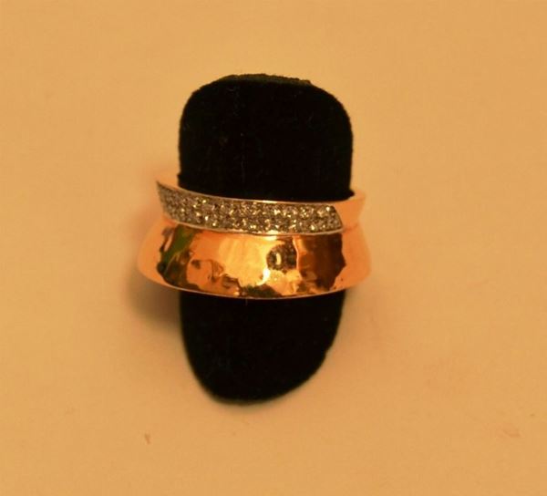 Anello in oro rosa a fascia larga con brillanti, perso grammi 10,4, brillanti per 0,28 K, marcato Torrini