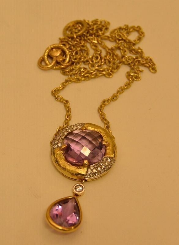 Collana in oro giallo AMADEUS con pendente con ametiste e brillanti ct. 0,49, g  24,2, marcato Torrini