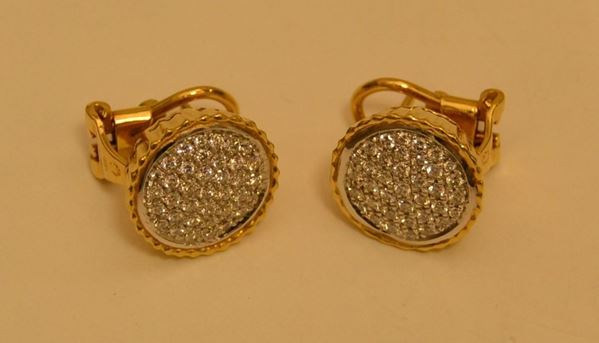 Coppia di orecchini in oro giallo con pavÃ¨ di brillanti GROUMETTE, g 11,1, marcato Torrini
