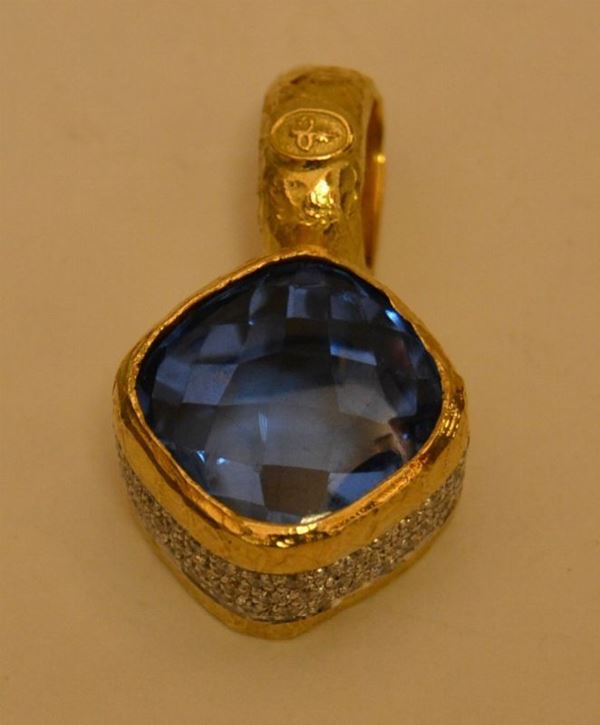Pendente in oro giallo STEFY con topazio azzurro e brillanti, g 9,2,  marcato Torrini
