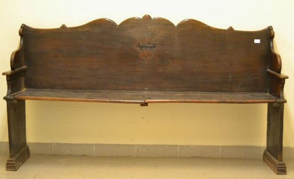 Panca, Toscana, sec. XVIII, in noce con spalliera sagomata e con al centro intarsio tipo certosino, cm 173x42x101