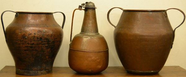 Due vasi e una brocca, Toscana, sec. XVIII, in rame, cm 44x45x51(3