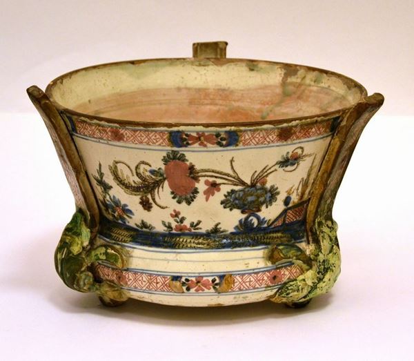 Vaso, Faenza, secolo XVIII, in maiolica smaltata, cm 25x15