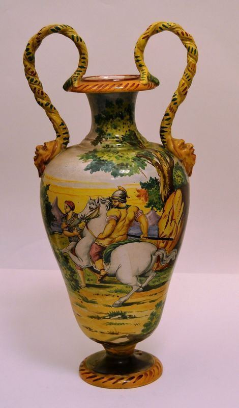 Vaso secolo XX in maiolica smaltata a figure e paesaggi, cm 26x52, difetti