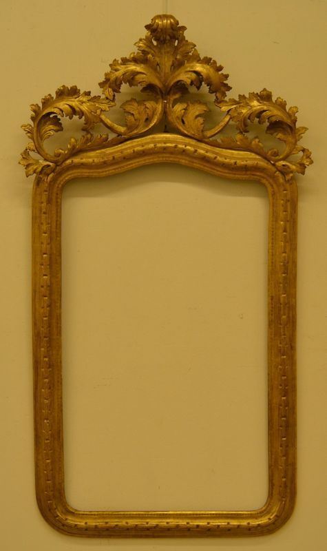 Cornice da specchiera, Toscana sec. XIX, con cimasa intagliata e dorata, cm 177x98