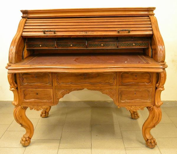 Ribalta, Francia inizi sec XX, con sportello a rullo, cinque cassetti, internamente cassettini e vani, cm 132x75x124