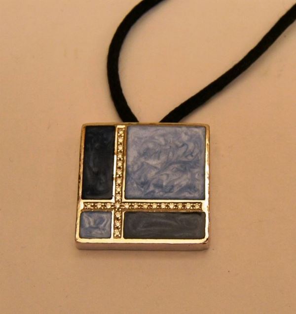 Pendente in oro bianco, DADAISMO, peso oro g 20, pietre e diamanti ct. 0,25