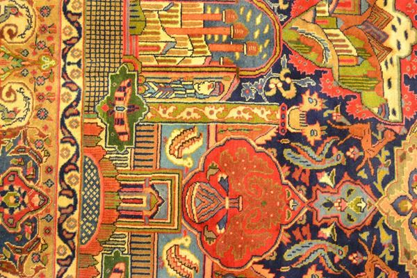 Tappeto persiano kashmar, firmato con motivo ad anfora e reperti archeologici, di vecchia manifattura, cm 390x285