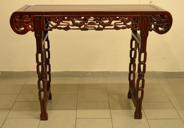 Consolle, arte orientale, sec. XX, in mogano intagliato e traforato, cm 120x40x91