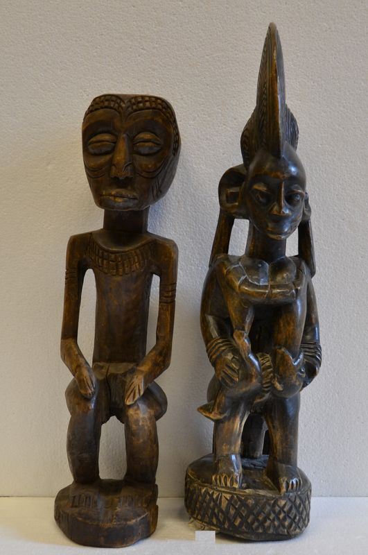 Coppia dei sculture africane, altezza una cm 60 e l'altra cm 52(2)  - Asta Gioielli,  Argenti, Mobili, Oggetti d'arte, Dipinti ed Arte Orientale - Poggio Bracciolini Casa d'Aste