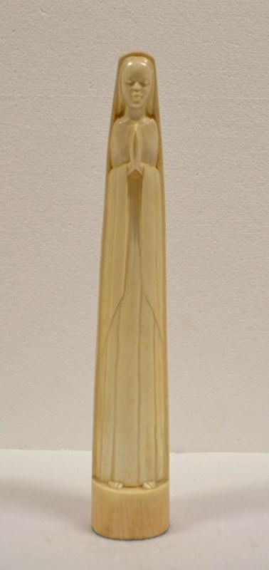 Scultura, raffigurante firgura femminile in preghiera alt. cm  33