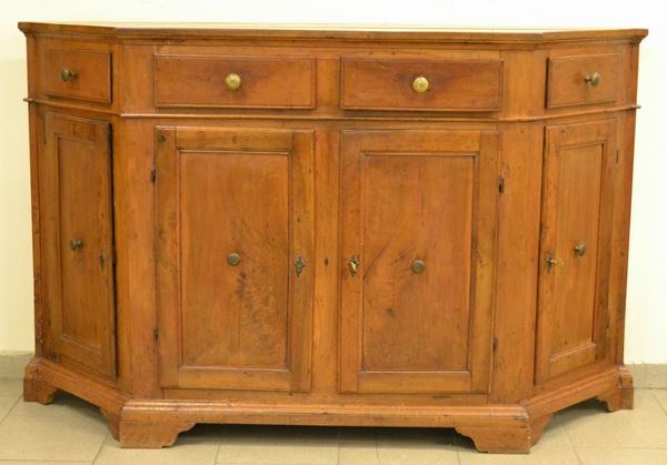 Credenza, Toscana sec. XIX, scantonata in noce, a quattro sportelli e quattro cassetti, cm 156x43x104