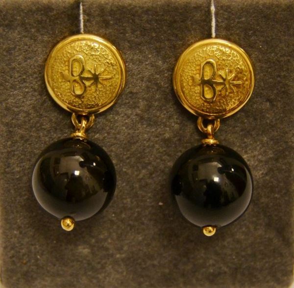 Paio di orecchini, in oro giallo e pietre dure, PALLINA, oro g 6,1, marcati Torrini