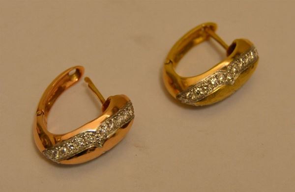 Paio di orecchini in oro giallo e rosa, CONTOUR, con pavÃ¨ di brillanti, g 11, marcati Torrini