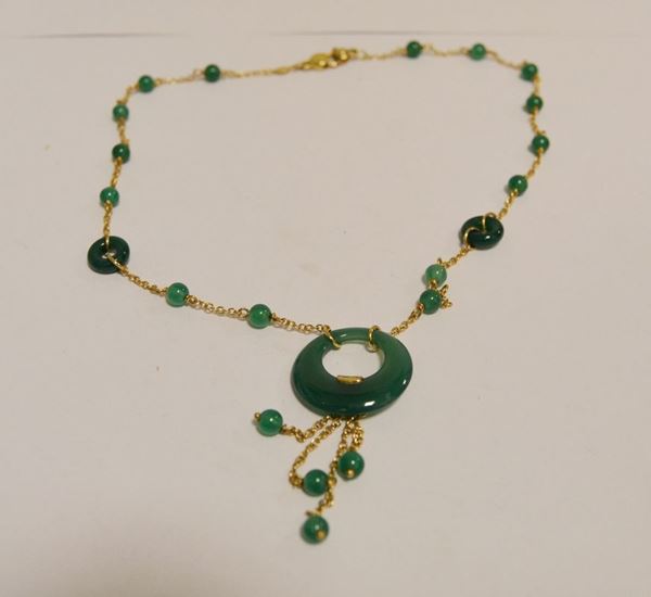 Collana in oro giallo, con cerchi e sfere in crisoprasio, oro g 6,3, marcata Torrini