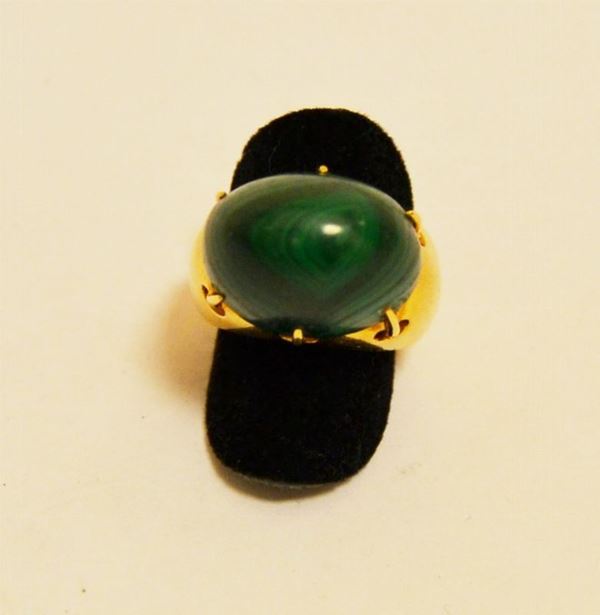 Anello in oro giallo, con malachite, g 20 totali