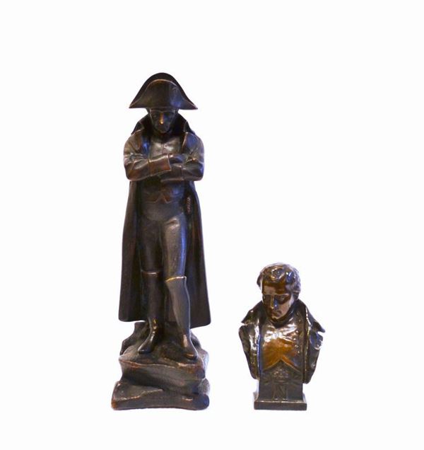 Un busto e una statuina, in bronzo, raffiguranti Napoleone Bonaparte, alt.cm 15 e alt. cm 35 (2)