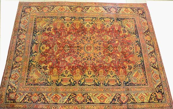 Tappeto persiano KASHMAR firmato, campo a motivo e reperti archeoligici, multicolore vegetale naturale, di vecchia manifattura, cm 380x290  - Asta Gioielli,  Argenti, Mobili, Oggetti d'arte e Dipinti - Poggio Bracciolini Casa d'Aste