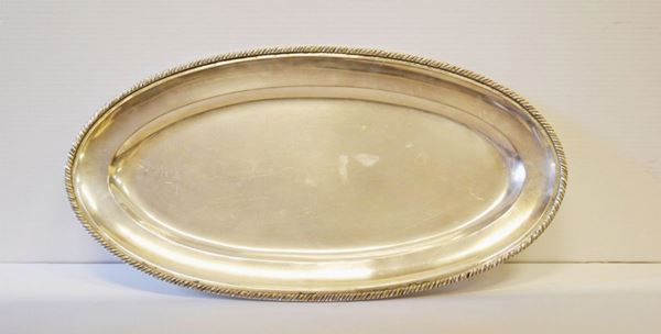 Vassoio da pesce, in argento, di forma ovale, bordo a cordonetto, cm 60x31, g 1760