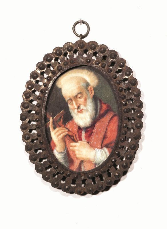 Scuola Italia settentrionale, sec XVII  SANTO CON CROCIFISSO  miniatura su avorio ovale, cm 7x5