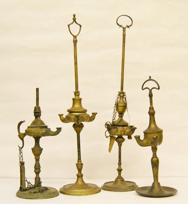 Quattro lucerne fiorentine, sec. XIX, in ottone (4)