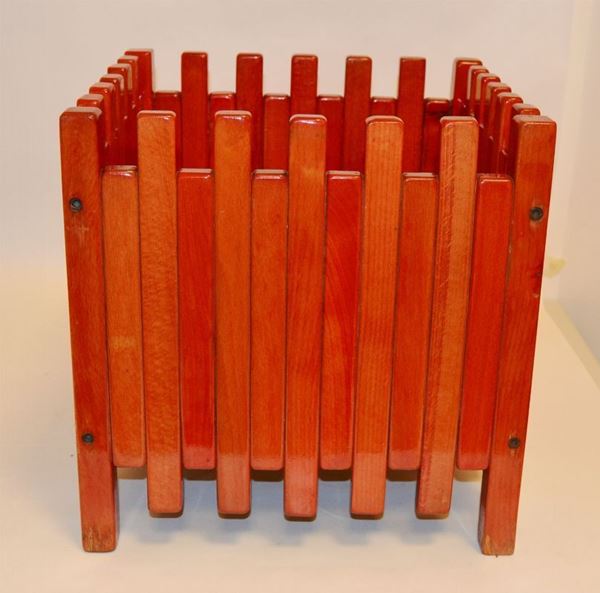 Poltronova, portavasi in legno laccato, cm 35x35