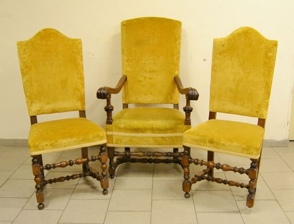 Poltrona e coppia di sedie, sec. XVIII, in noce, con gambe a birilli, imbottite e ricoperte in velluto giallo (3)