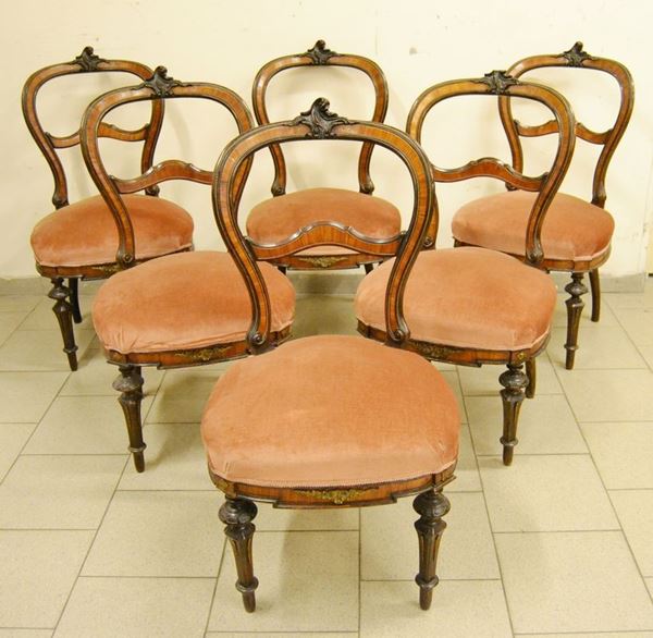 Sei sedie, sec. XIX, in bois de rose, con spalliere sagomate, sedute ricoperte in velluto