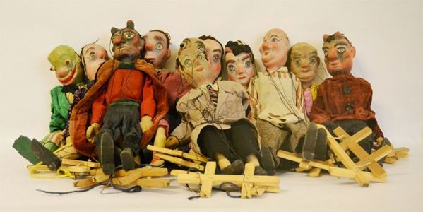 Dodici marionette in legno, Napoli inizi sec. XX (12)  - Asta Gioielli, Argenti, Orologi, Antiquariato e Collezionismo - Poggio Bracciolini Casa d'Aste