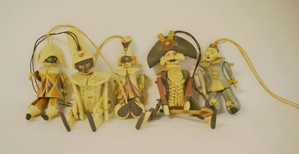 Quattro piccole marionette in porcellana e maiolica, Napoli sec. XX  (4)