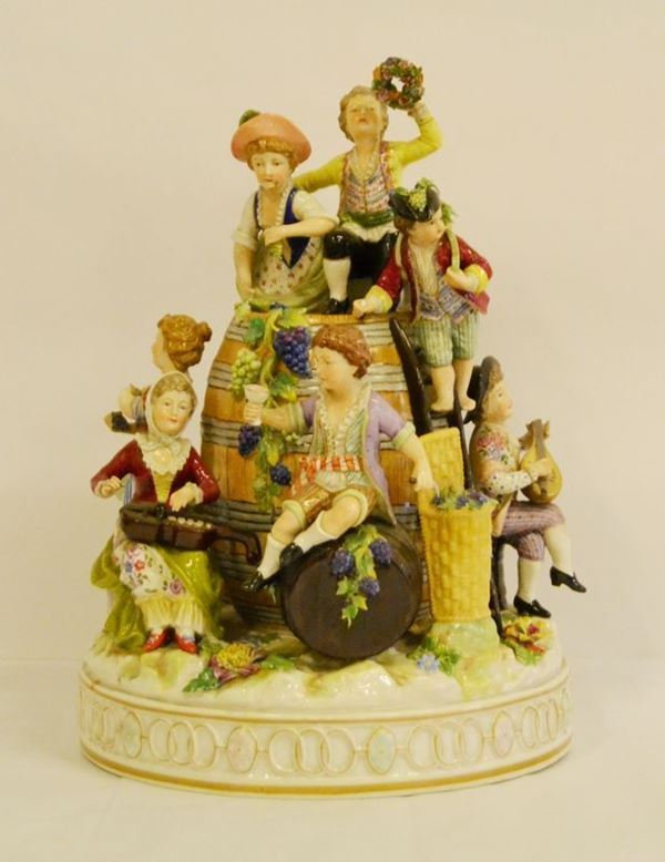 Gruppo, sec. XX, in ceramica, LA FESTA DELL'UVA, cm 27x39, piccole mancanze