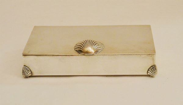 Scatola da tavolo, marcata Tiffany & Co, di forma rettangolare, in argento sterling, cm 18x18x10, gr. 540