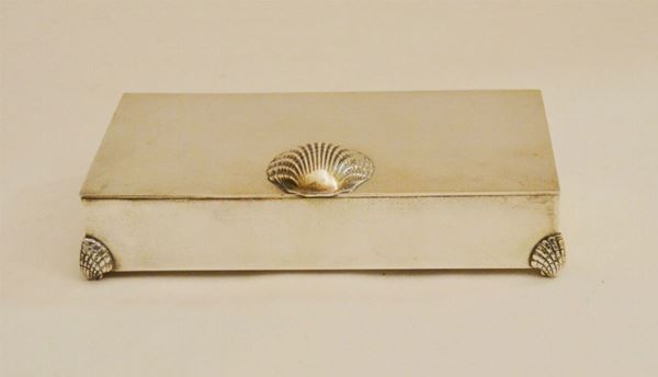 Scatola da tavolo, marcata Tiffany & Co, di forma rettangolare, in argento sterling, cm 18x18x10, gr. 540