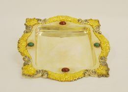 Vassoio, sec. XX, manifattura Stefani, in argento, di forma quadrata, bordo sagomato con parti dorate e quattro pietre cabochon, cm 19x19x2, gr. 334