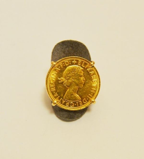 Anello in oro giallo con sterlina, g 13