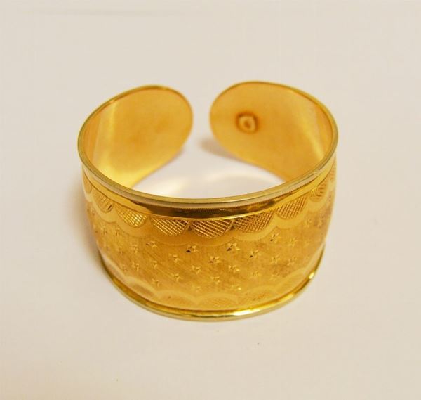 Bracciale in oro giallo a fascia larga rigida con incisioni g 31,5