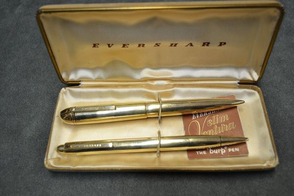 Due penne, Eversharp, in oro giallo 14 kt di cui una stilografica e un portamine con astuccio originale