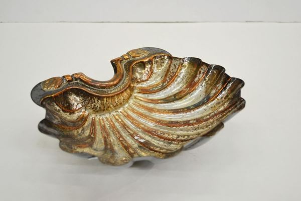 Conchiglia in metallo argentato, cm 30x24,5