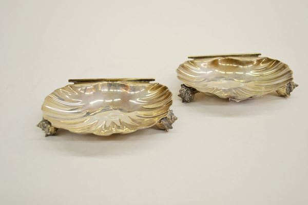 Coppia di conchiglie in argento moderno, cm                             13,5x11, g 270