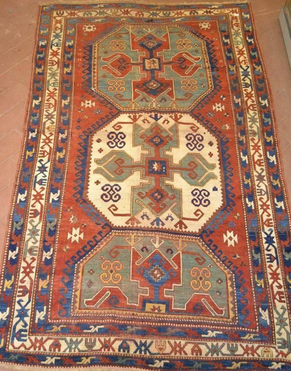 Tappeto Heriz, fondo rosso con tre medaglioni  - Asta Arredi, oggetti d'arte, dipinti - Poggio Bracciolini Casa d'Aste