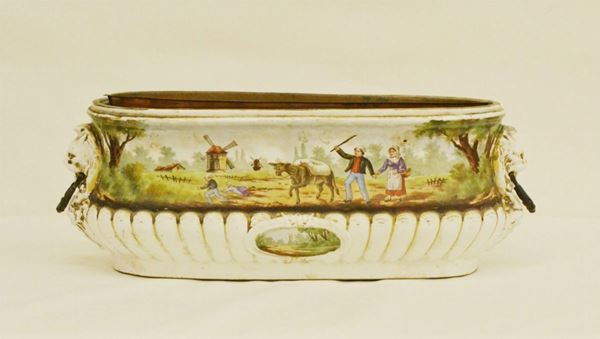 Fioriera, sec. XIX, in porcellana, decorata a SCENE CAMPESTRI, cm 52x22x20