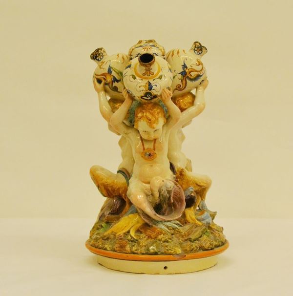 Fioriera, fine sec. XIX, in maiolica, manifattura Ginori Artistico, alt. cm 32, rotture