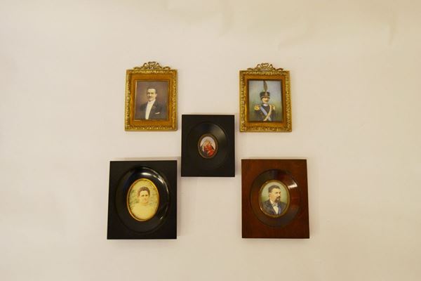 Cinque miniature, sec. XIX, PERSONAGGI, entro cornici  (2)  - Asta Antiquariato, Collezionismo, Gioielli e  Orologi - Poggio Bracciolini Casa d'Aste