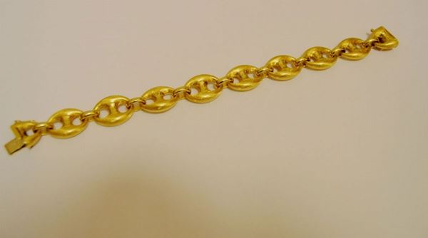 Braccialetto in oro giallo a maglia marina con parti satinate, gr 35,7