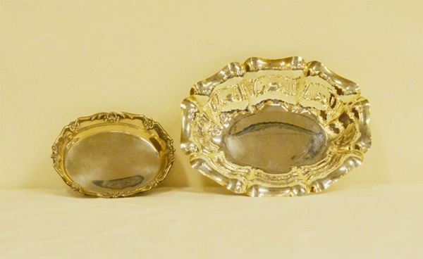 Due vaschette ovali, in argento, g 320 ( 2 )