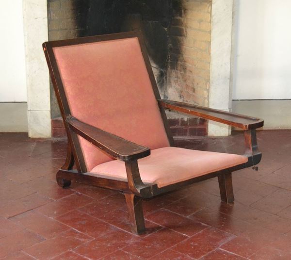 Poltrona, anni 50, in legno, con braccioli a vassoio, cm 80,5x83x78