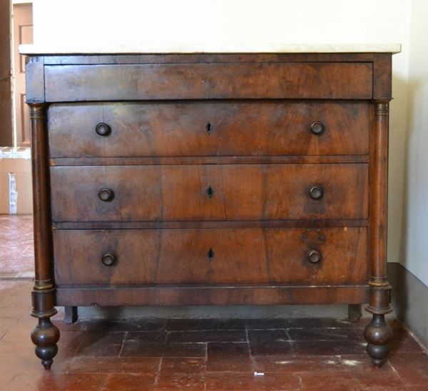 Cassettone, Toscana, sec. XIX, in noce, a quattro cassetti, colonne laterali, piano in marmo, cm 123x61x109