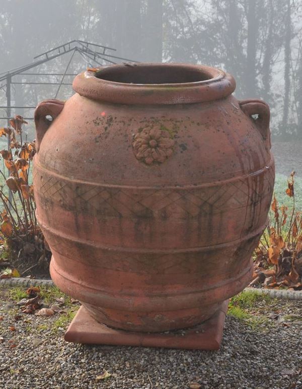 Orcio, sec. XIX, in terracotta, alt. cm 96, difetti  - Asta Gioielli, Design, Mobili, Arredi, Oggetti d'Arte e Dipinti - Poggio Bracciolini Casa d'Aste
