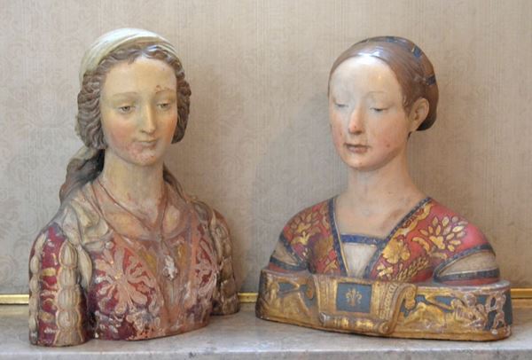 Coppia di sculture, sec. XIX, in terracotta policroma, BUSTI FEMMINILI, alt. cm 49 e cm 46 ( 2 )