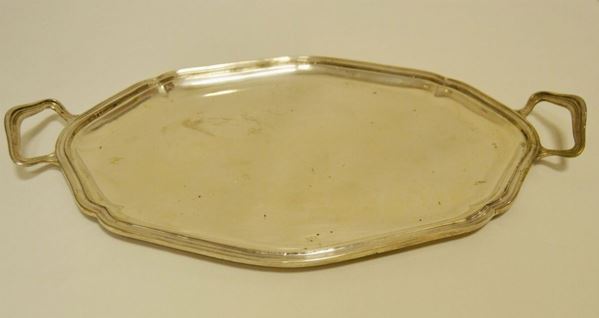 Vassoio in argento a due manici bordo sagomato, g 1000